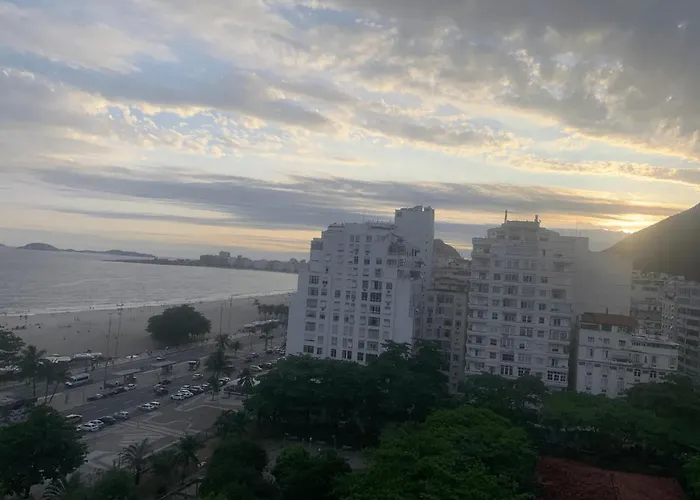 Vista Deslumbrante Para O Mar Em Copacabana!